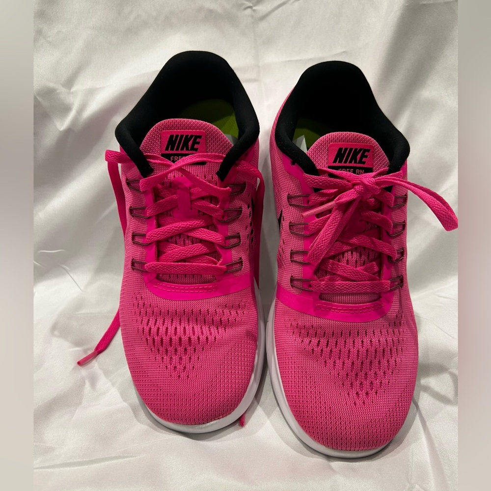 UEC NIKE FREE RUNNING SHOE - Picture 5 of 12